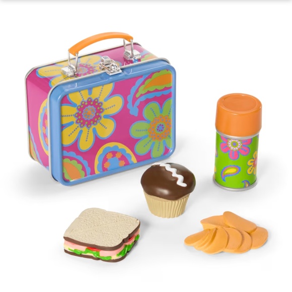 American Girl Truly Me Locker Set II and Julie's Lunch Box and Accessories - Picture 1 of 3